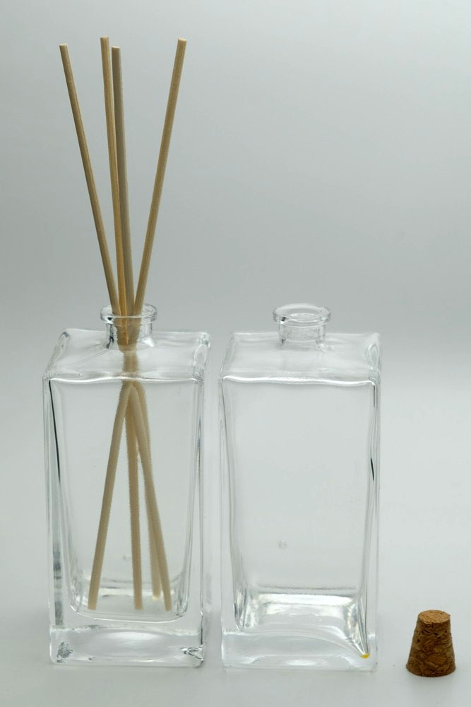 FBAM-175 * 175 ml Kare Bambu (Salon) Koku Şişesi FBAM-175 * 175 ml Kare Bambu (Salon) Koku Şişesi