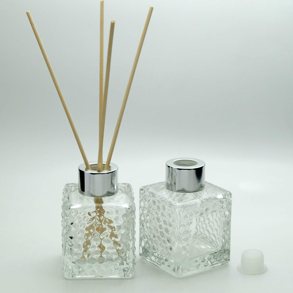 FBAM-90 * 90 ml Kare Noktalı Bambu Oda Koku Şişesi FBAM-90 * 90 ml Kare Noktalı Bambu Oda Koku Şişesi