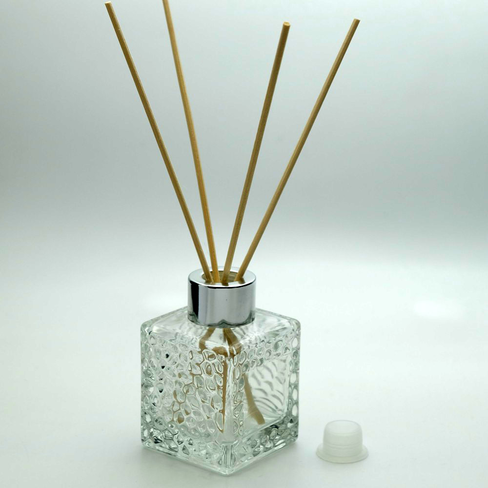 FBAM-90 * 90 ml Kare Noktalı Bambu Oda Koku Şişesi FBAM-90 * 90 ml Kare Noktalı Bambu Oda Koku Şişesi