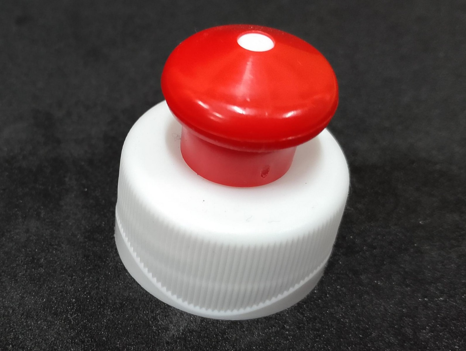 FCPD-28*28/410 MM. BEYAZ KIRMIZI PLASTİK DETERJAN KAPAK (ÇEVİRMELİ)