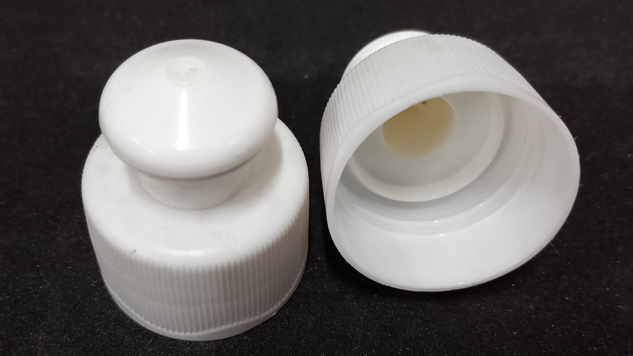 FCPDB-28*28/410 MM. BEYAZ PLASTİK DETERJAN KAPAK (ÇEVİRMELİ)