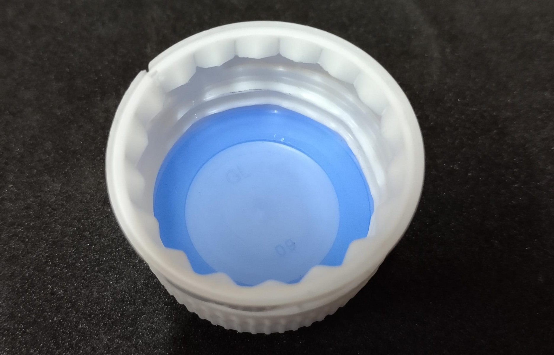 FCPKB-28*28/410 MM. BEYAZ PLASTİK KOLA KAPAK (ÇEVİRMELİ) FCPKB-28*28/410 MM. BEYAZ PLASTİK KOLA KAPAK (ÇEVİRMELİ)