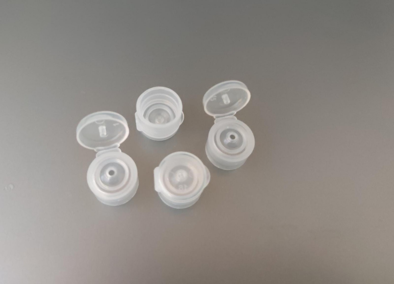 FCPKF-18*18 MM. ŞEFFAF PLASTİK FLİPTOP KAPAK