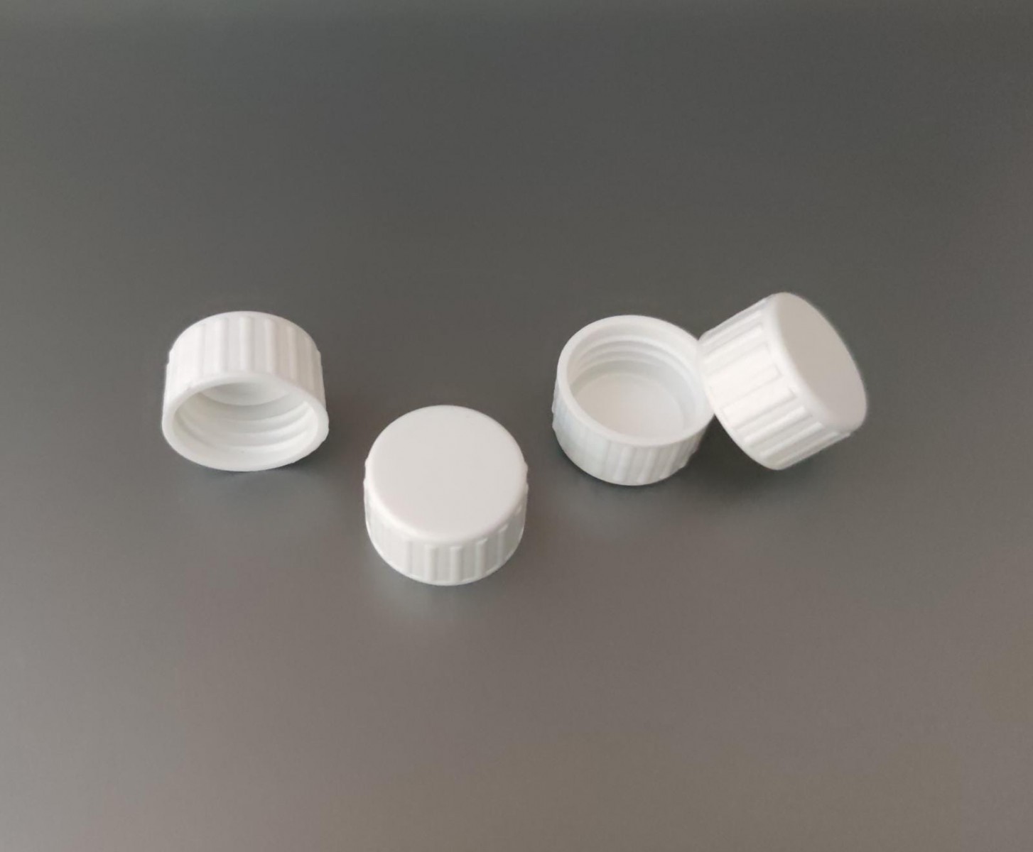 FCPKK-24*24/410 MM. BEYAZ PLASTİK KAPAK (ÇEVİRMELİ) FCPKK-24*24/410 MM. BEYAZ PLASTİK KAPAK (ÇEVİRMELİ)