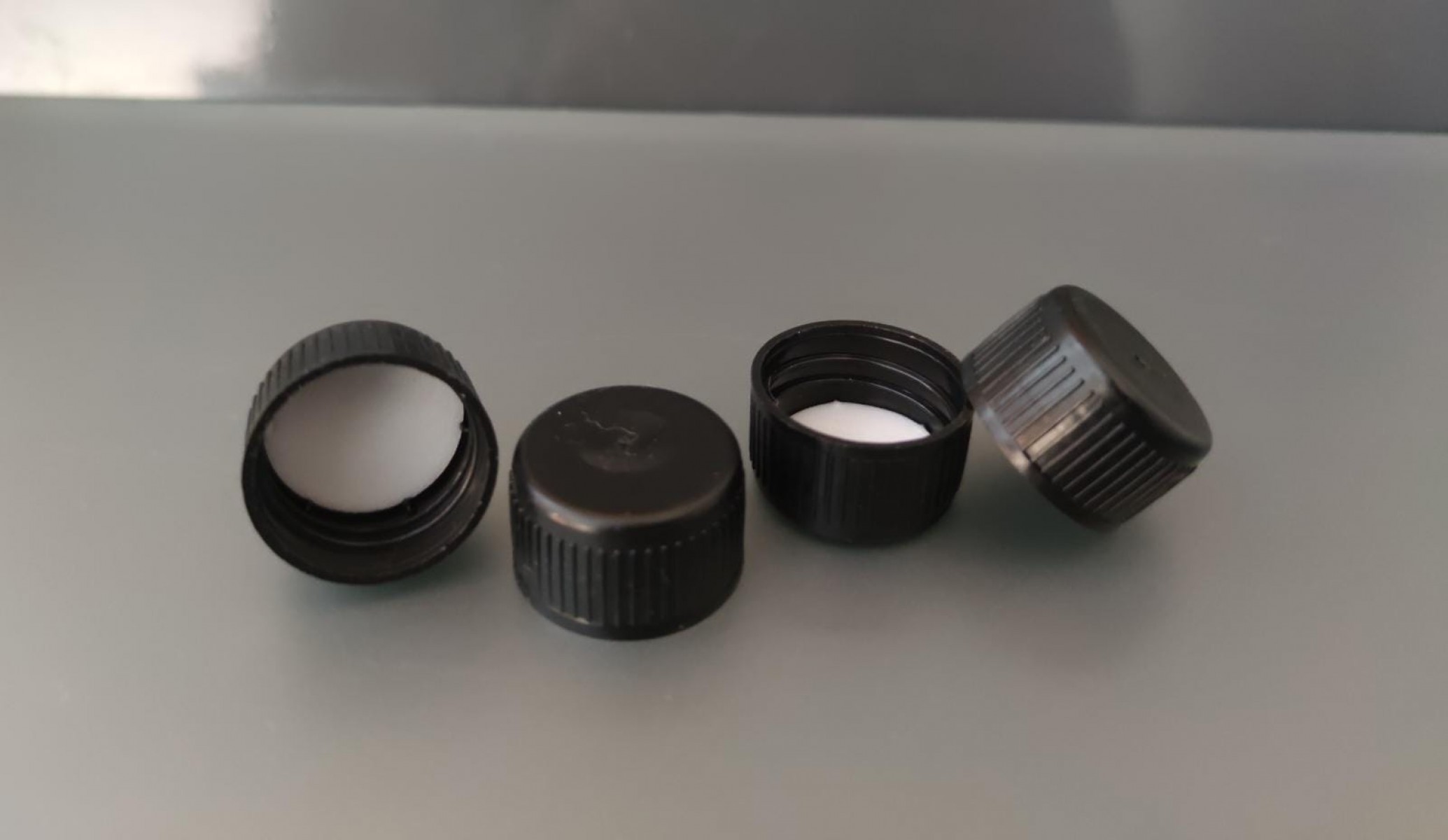 FCPKK-28*28/410 MM. SİYAH PLASTİK KAPAK (ÇEVİRMELİ) FCPKK-28*28/410 MM. SİYAH PLASTİK KAPAK (ÇEVİRMELİ)