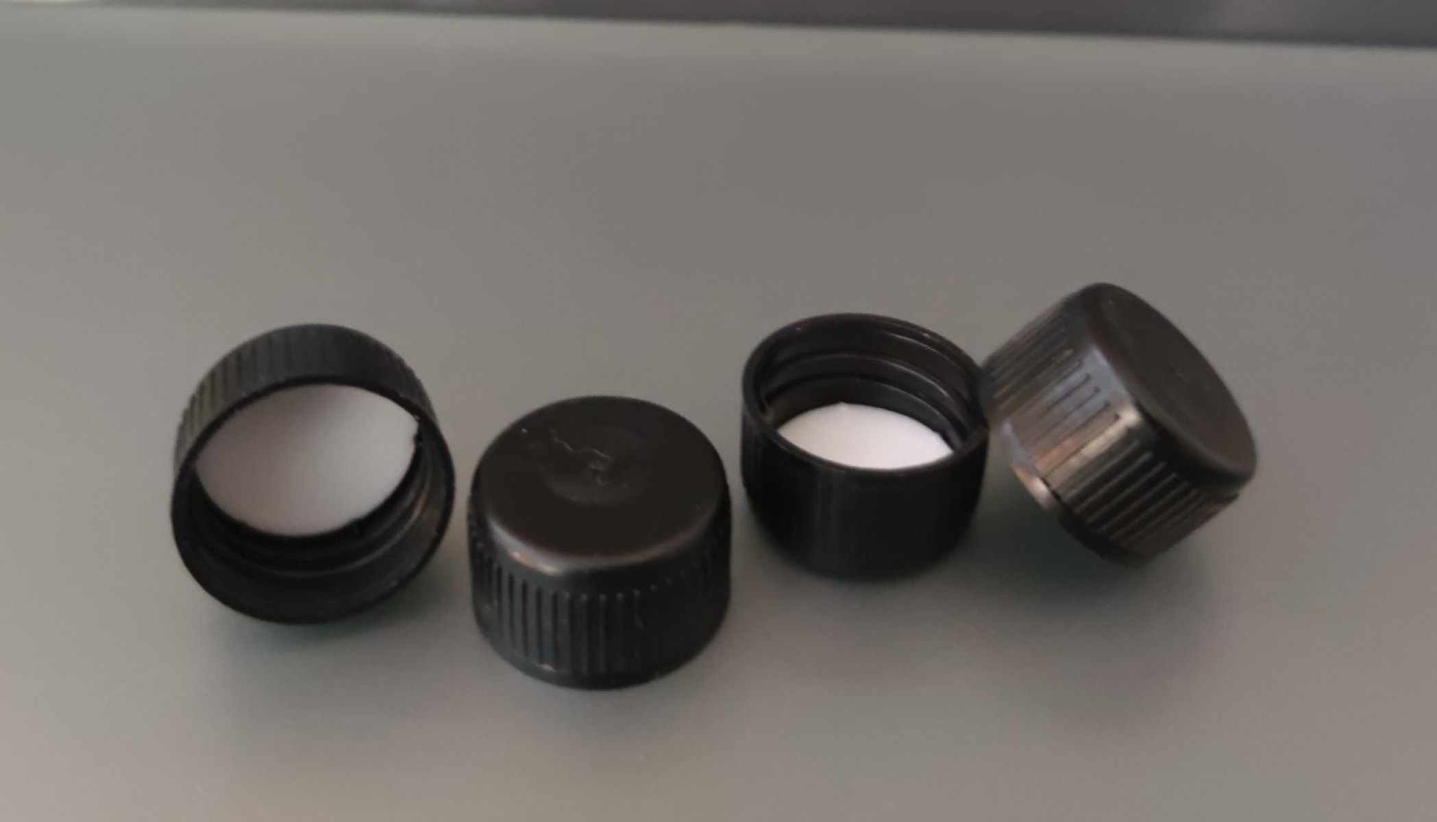 FCPKK-28*28/410 MM. SİYAH PLASTİK KAPAK (ÇEVİRMELİ) FCPKK-28*28/410 MM. SİYAH PLASTİK KAPAK (ÇEVİRMELİ)