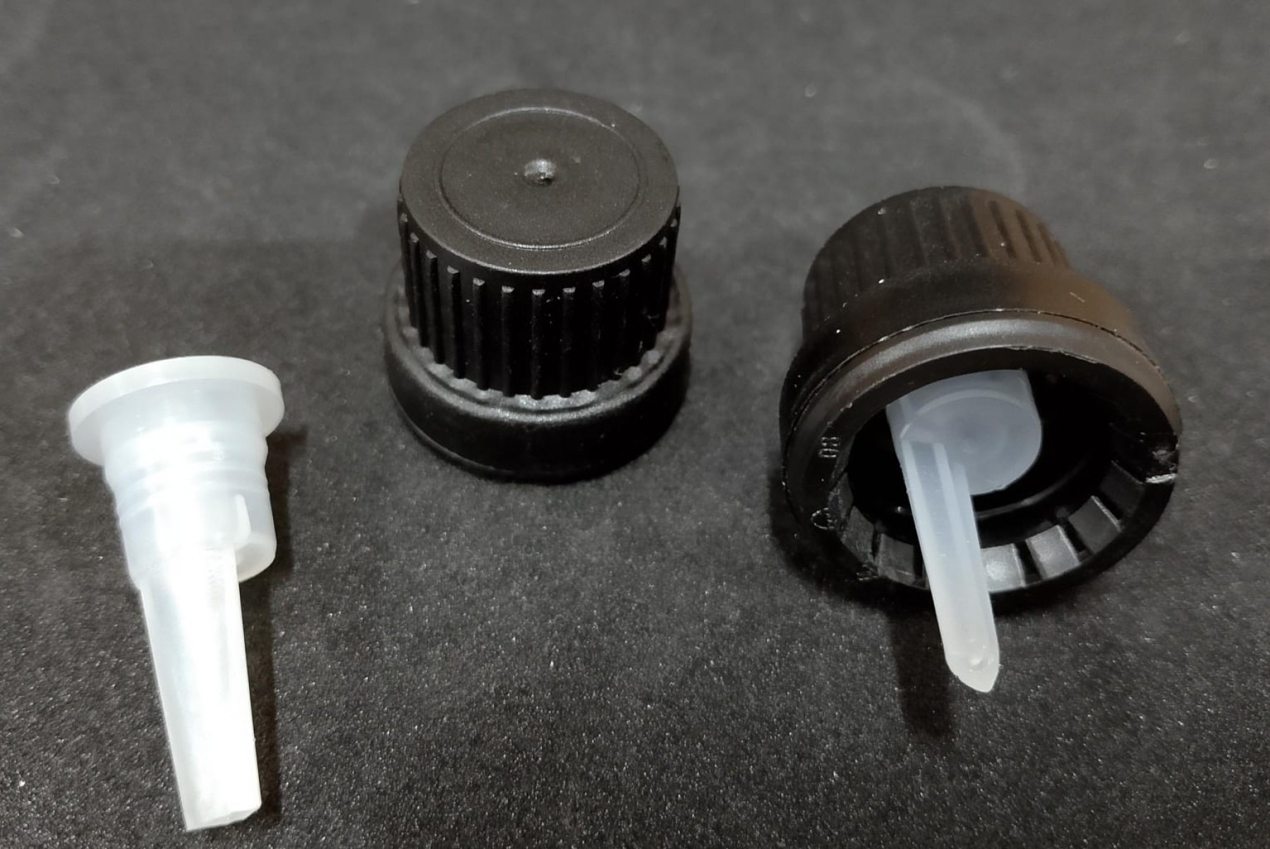 FDKı-18 * 28/MM AĞIZLI SİYAH İÇTEN DAMLALIKLI KAPAK FDKı-18 * 28/MM AĞIZLI SİYAH İÇTEN DAMLALIKLI KAPAK