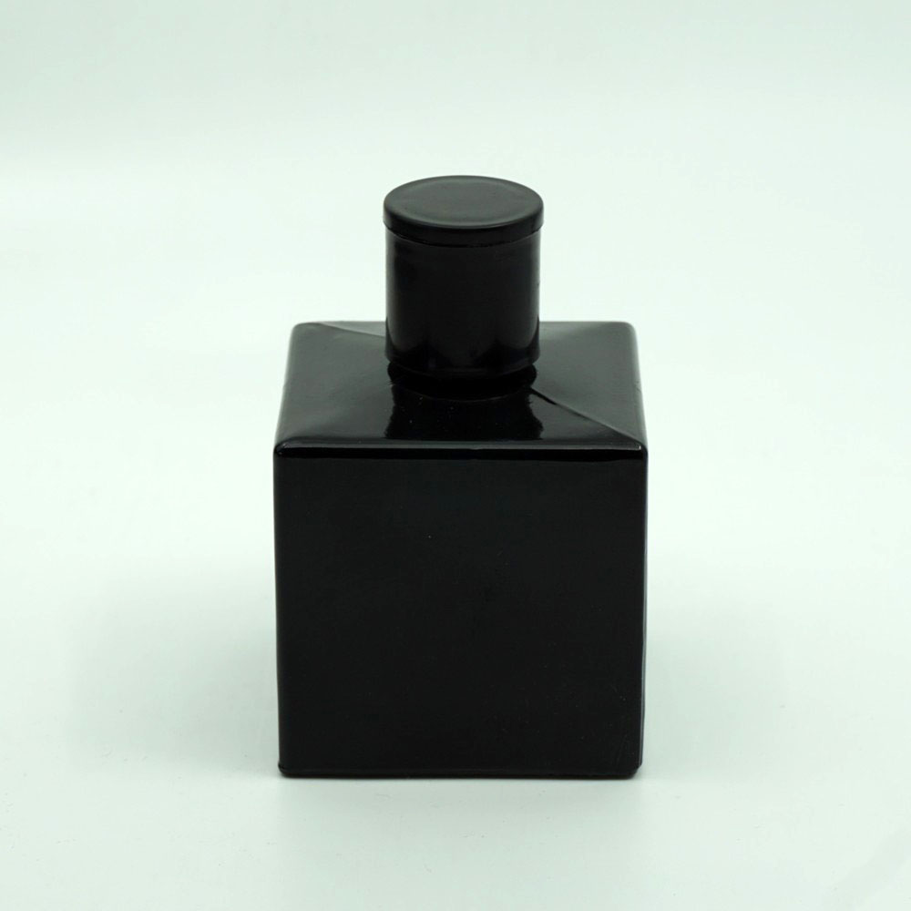 FKB-100 * 100 ml Boyalı Küp Model Şişe FKB-100 * 100 ml Boyalı Küp Model Şişe