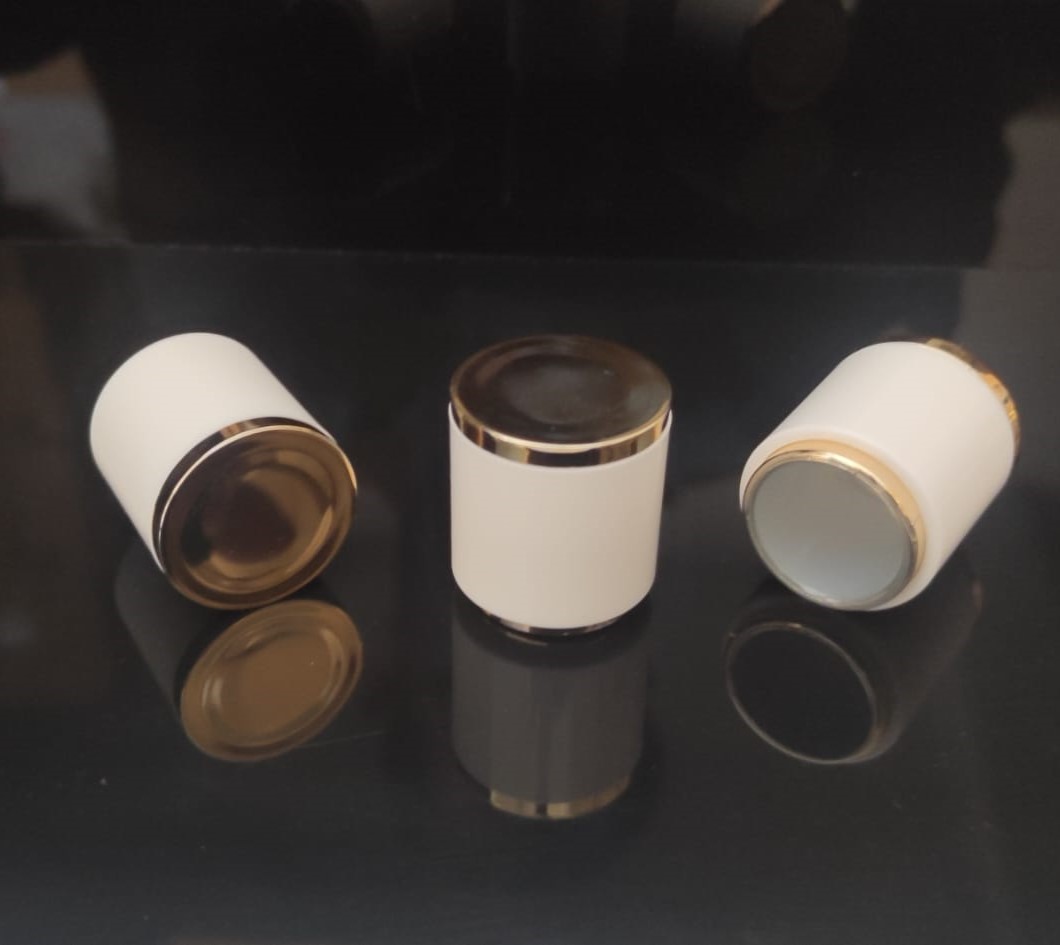 FKB-15 * 15 mm Beyaz Yüzüklü Gold Kapak FKB-15 * 15 mm Beyaz Yüzüklü Gold Kapak