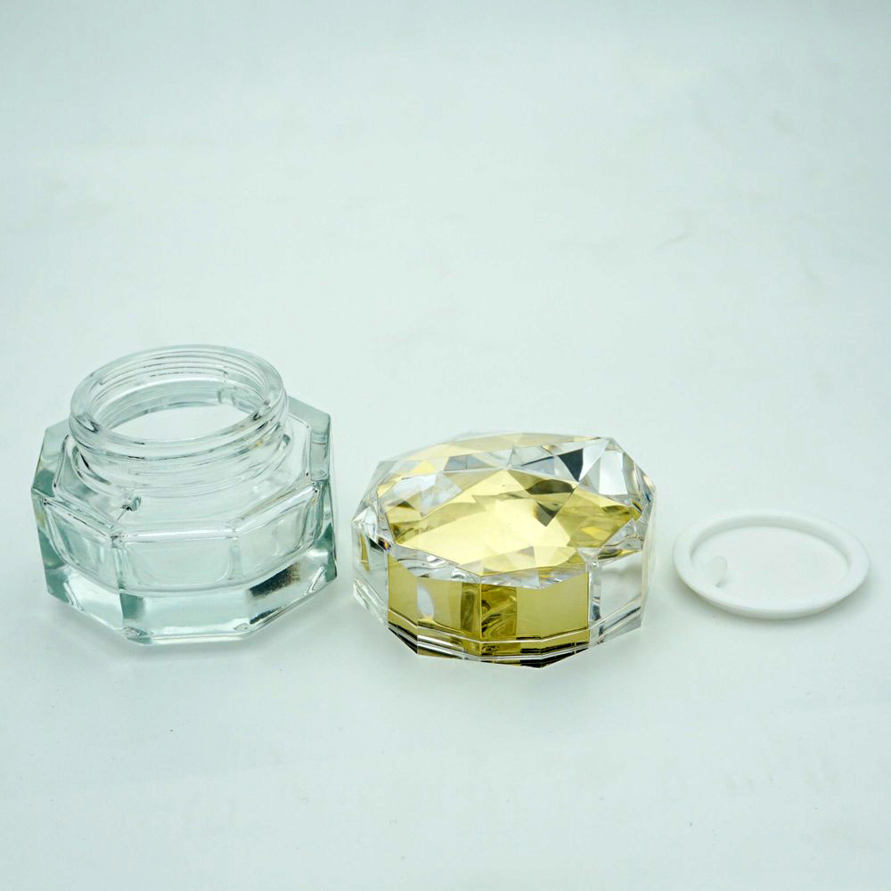 FKC-50 * 50 ML. CAM KREM KAVANOZU ÖZEL PLASTİK KAPAKLI FKC-50 * 50 ML. CAM KREM KAVANOZU ÖZEL PLASTİK KAPAKLI