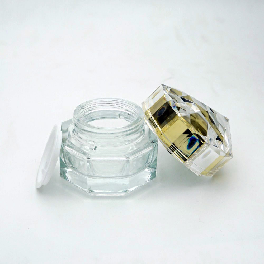 FKC-50 * 50 ML. CAM KREM KAVANOZU ÖZEL PLASTİK KAPAKLI FKC-50 * 50 ML. CAM KREM KAVANOZU ÖZEL PLASTİK KAPAKLI