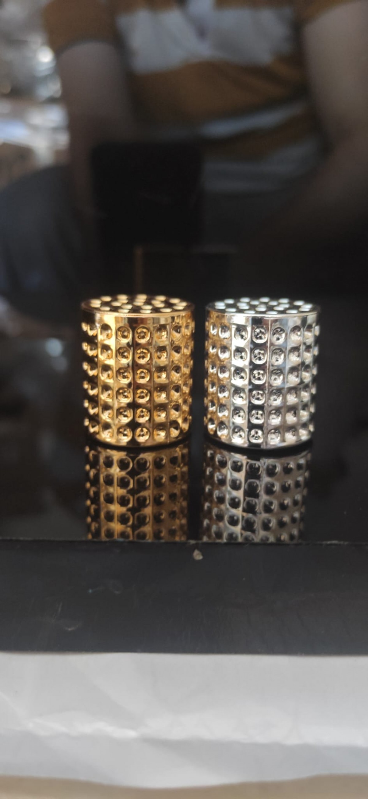 FKG-16 * 16 mm Noktalı Kristal Gold ve Gümüş Kapak FKG-16 * 16 mm Noktalı Kristal Gold ve Gümüş Kapak