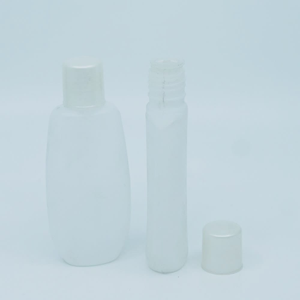 FKP 75*75 ML. Yassı Beyaz Polietilen Kolonya Şişesi Sedef Kapaklı FKP 75*75 ML. Yassı Beyaz Polietilen Kolonya Şişesi Sedef Kapaklı