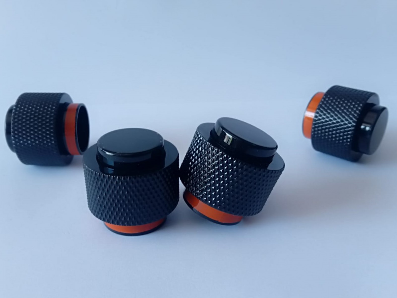 FKT-15 * 15 mm Turuncu Çizgili Siyah Kapak FKT-15 * 15 mm Turuncu Çizgili Siyah Kapak