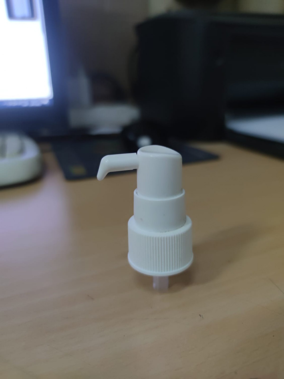 FLVA-24 * 24/420 mm Beyaz Plastik Losyon Valfi FLVA-24 * 24/420 mm Beyaz Plastik Losyon Valfi