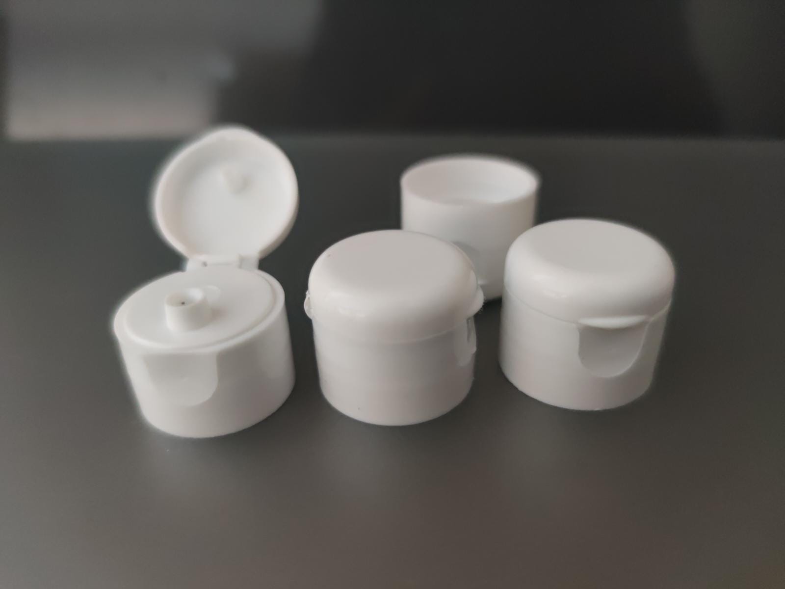 FPFK-24*24/410 MM BEYAZ FLİPTOP KAPAK FPFK-24*24/410 MM BEYAZ FLİPTOP KAPAK