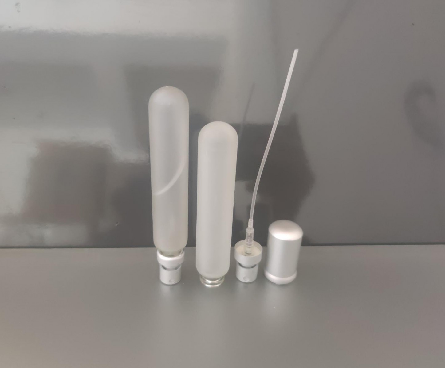 FSK-20*20 ml Buzlamalı  Silindir Sıkma Ağızlı Parfüm Şişesi FSK-20*20 ml Buzlamalı  Silindir Sıkma Ağızlı Parfüm Şişesi