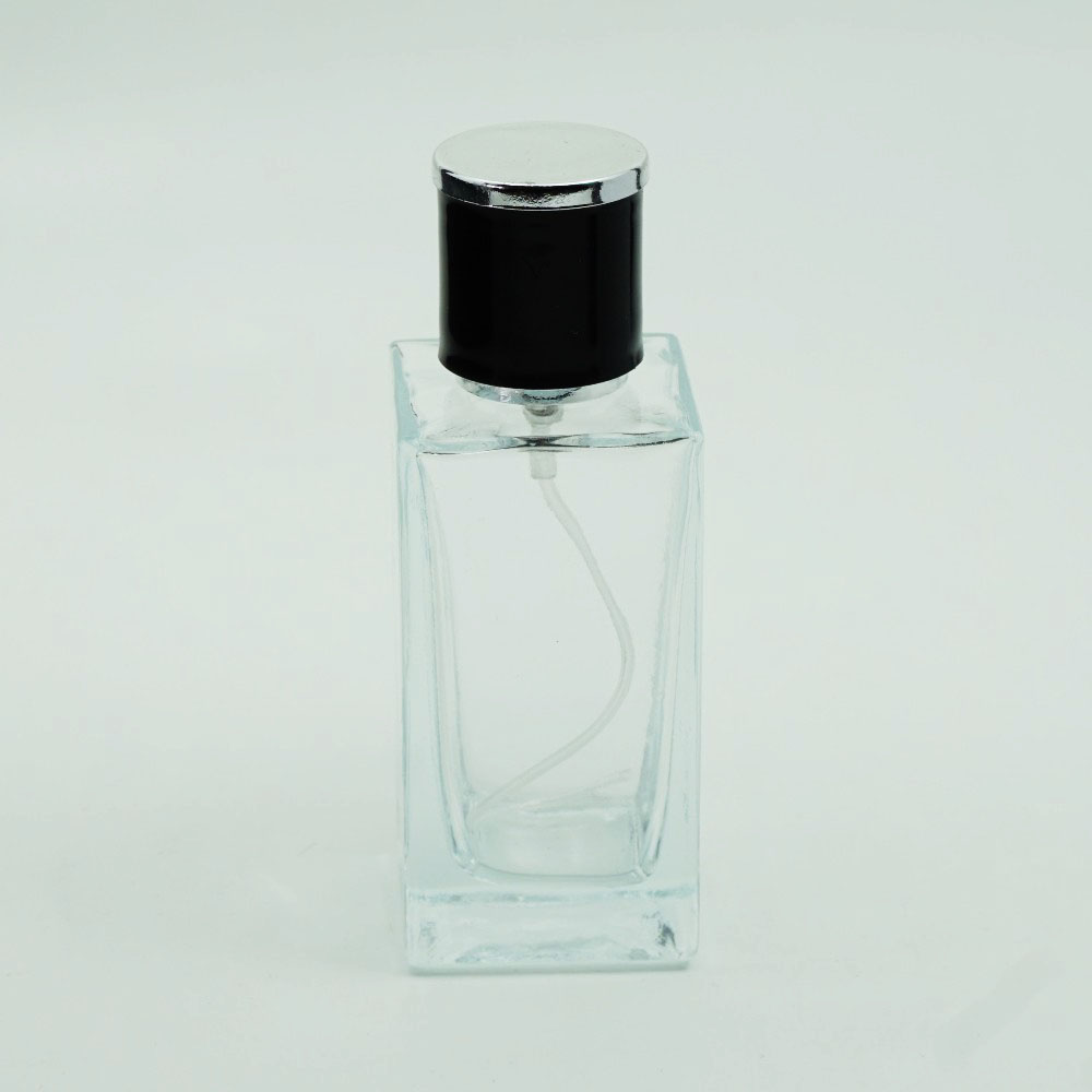 FSK-50 * 50 Ml. Şeffaf Renkte Kare Kolay Kapama 15/mm Ağızlı Parfüm Şişesi FSK-50 * 50 Ml. Şeffaf Renkte Kare Kolay Kapama 15/mm Ağızlı Parfüm Şişesi