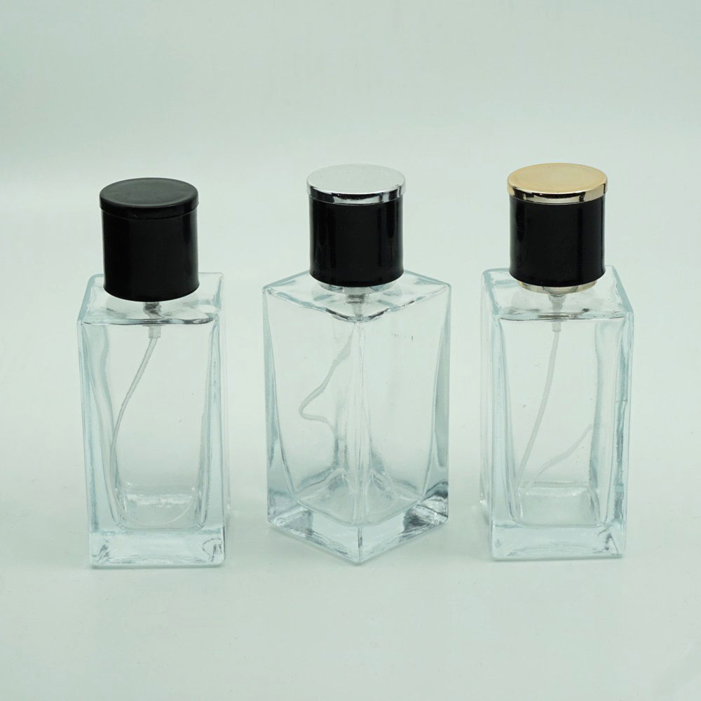 FSK-50 * 50 Ml. Şeffaf Renkte Kare Kolay Kapama 15/mm Ağızlı Parfüm Şişesi FSK-50 * 50 Ml. Şeffaf Renkte Kare Kolay Kapama 15/mm Ağızlı Parfüm Şişesi