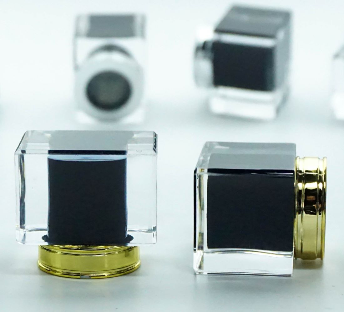 FSKY-15 * 15 MM KOLAY KAPAMA KARE SURLYN GOLD KAPAK FSKY-15 * 15 MM KOLAY KAPAMA KARE SURLYN GOLD KAPAK