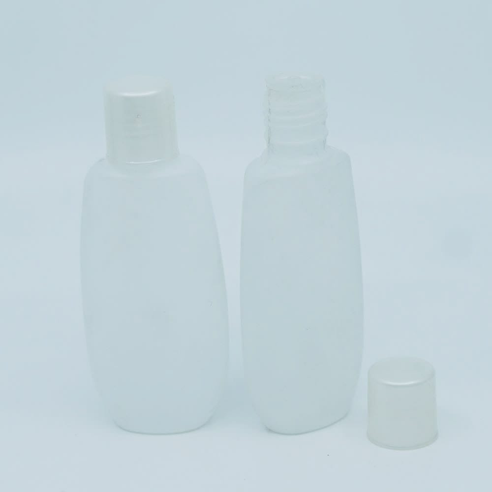 FSP-200 * 200 ML. Yassı Beyaz Polietilen Sedef Kapaklı Şampuan Ambalajı FSP-200 * 200 ML. Yassı Beyaz Polietilen Sedef Kapaklı Şampuan Ambalajı