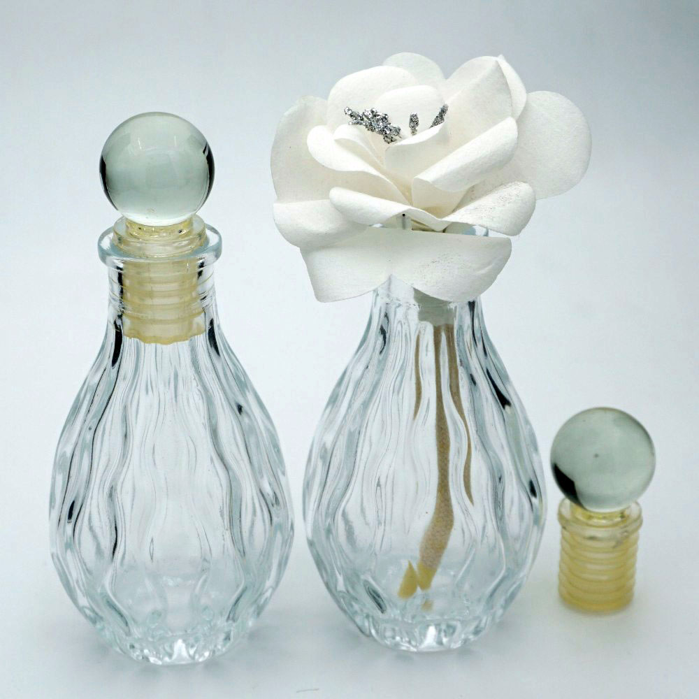 FTES-110 * 110 ml Cam Kapaklı Desenli Teşhir Şişesi FTES-110 * 110 ml Cam Kapaklı Desenli Teşhir Şişesi