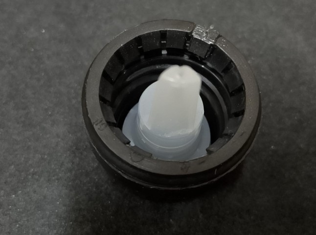 FDKı-18 * 28/MM AĞIZLI SİYAH İÇTEN DAMLALIKLI KAPAK