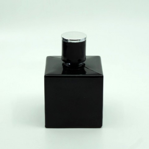 FKB-100 * 100 ml Boyalı Küp Model Şişe FKB-100 * 100 ml Boyalı Küp Model Şişe