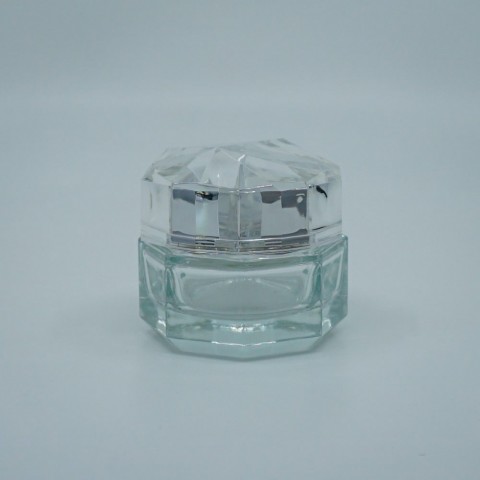 FKC-50 * 50 ML. CAM KREM KAVANOZU ÖZEL PLASTİK KAPAKLI FKC-50 * 50 ML. CAM KREM KAVANOZU ÖZEL PLASTİK KAPAKLI