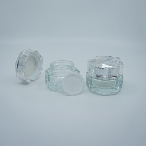 FKC-50 * 50 ML. CAM KREM KAVANOZU ÖZEL PLASTİK KAPAKLI FKC-50 * 50 ML. CAM KREM KAVANOZU ÖZEL PLASTİK KAPAKLI