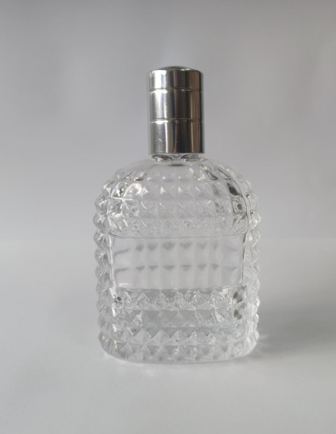 FKK-100 * 100 ml Kristal Desenli 18 mm Ağız Parfüm Şişesi FKK-100 * 100 ml Kristal Desenli 18 mm Ağız Parfüm Şişesi
