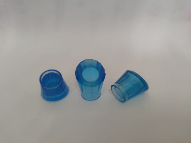 FKM-15 * 15 MM. MAVİ PLASTİK ŞEFFAF KAPAK FKM-15 * 15 MM. MAVİ PLASTİK ŞEFFAF KAPAK