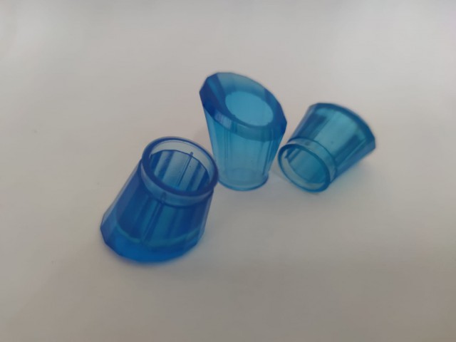 FKM-15 * 15 MM. MAVİ PLASTİK ŞEFFAF KAPAK FKM-15 * 15 MM. MAVİ PLASTİK ŞEFFAF KAPAK