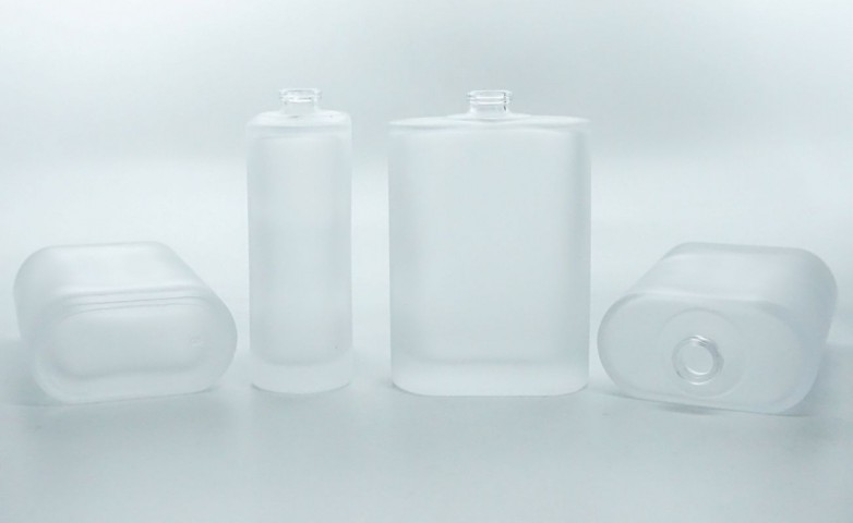 FOB-100 * 100 ML OVAL BUZLAMALI PARFÜM ŞİŞESİ