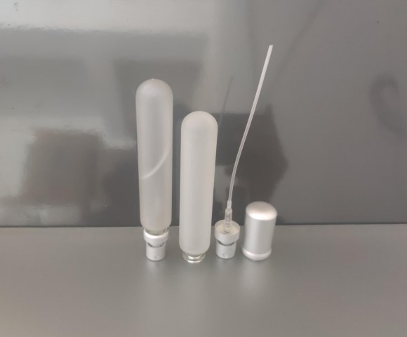 FSK-20*20 ml Buzlamalı  Silindir Sıkma Ağızlı Parfüm Şişesi FSK-20*20 ml Buzlamalı  Silindir Sıkma Ağızlı Parfüm Şişesi