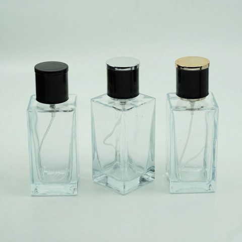 FSK-50 * 50 Ml. Şeffaf Renkte Kare Kolay Kapama 15/mm Ağızlı Parfüm Şişesi FSK-50 * 50 Ml. Şeffaf Renkte Kare Kolay Kapama 15/mm Ağızlı Parfüm Şişesi