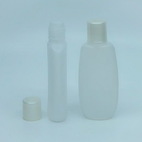 FSP-75 * 75 ML. Yassı Beyaz Polietilen Sedef Kapaklı Şampuan Ambalajı FSP-75 * 75 ML. Yassı Beyaz Polietilen Sedef Kapaklı Şampuan Ambalajı